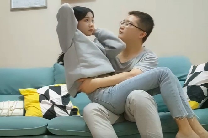 2600网约极品外围,苗条温柔,体贴入微,翘臀美乳娇俏脸庞